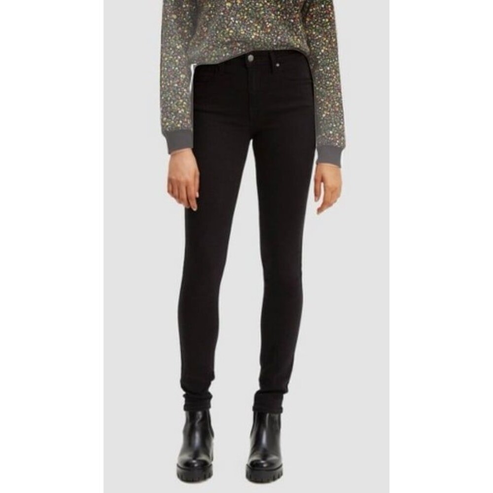 Black Levi’s 721 high rise skinny